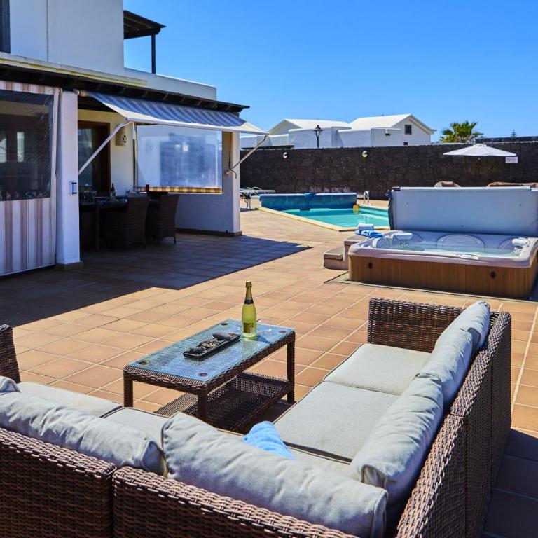 Casa Beluka by Villas Now Ltd - Villa with Private Pool - 40