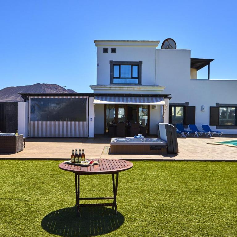 Casa Beluka by Villas Now Ltd - Villa with Private Pool - 41