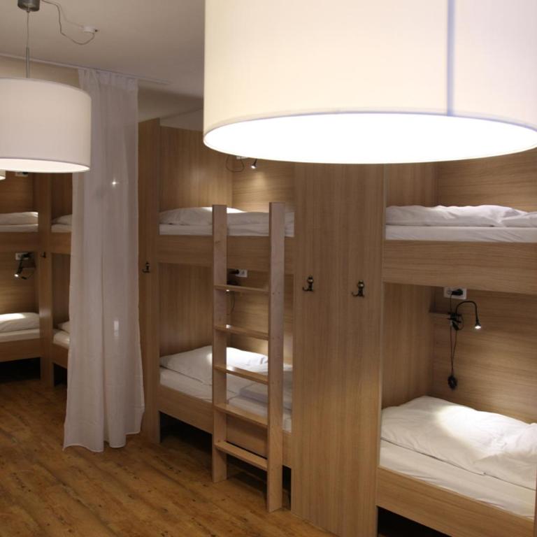 Old Kings Design Hostel - Bett im gemischten Schlafsaal mit 8 Betten - 1