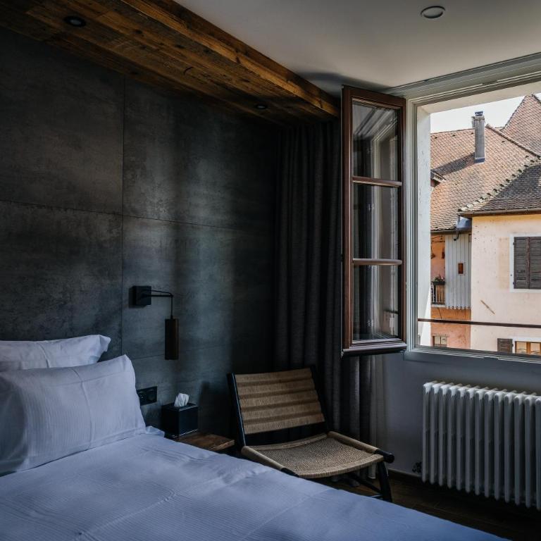 Auberge du Lyonnais - Hébergement Supérieur - Vue sur Thiou - 1