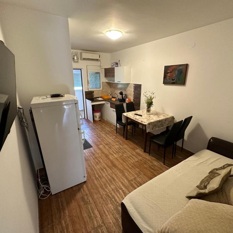 Belada Apartment - Deluxe Apartment - 12