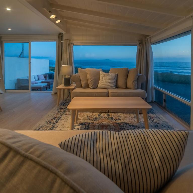 CASA MARIA - BEACHFRONT COTTAGE ON THE SAND - Two-Bedroom House - 10
