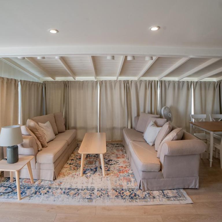 CASA MARIA - BEACHFRONT COTTAGE ON THE SAND - Two-Bedroom House - 9