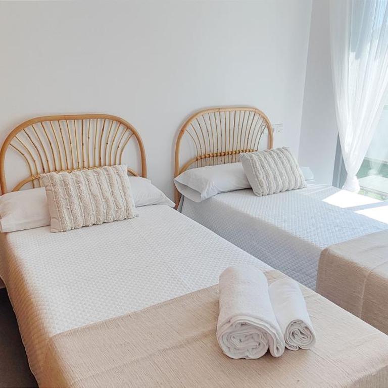 Apartamento Jardines de Deveses by DENIA COSTA - Apartamento de 3 dormitorios - 40