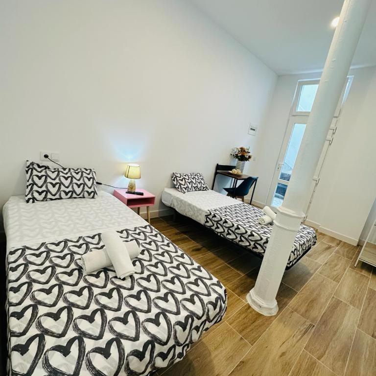 HOSTEL COSTA-LUZ Béjar 28-30 - Habitación Doble con ducha - 2 camas - 1