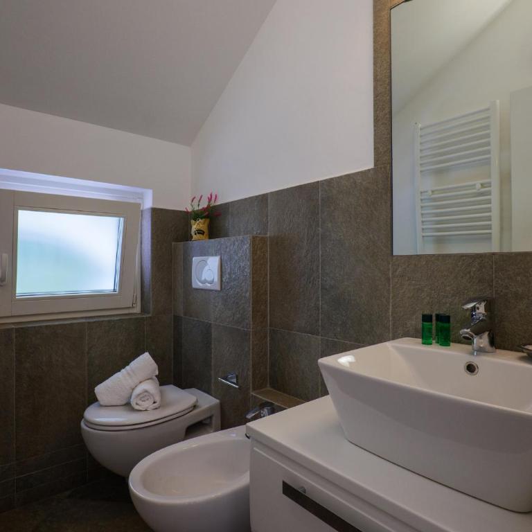 Residence Girasole Casa Gialla - Appartamento con 3 Camere da Letto e Terrazza - 8