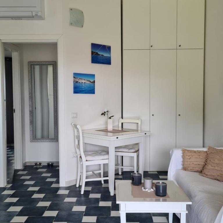 Villa vista pineta - 90 mt dalla spiaggia - Appartamento con Vista Giardino - 11