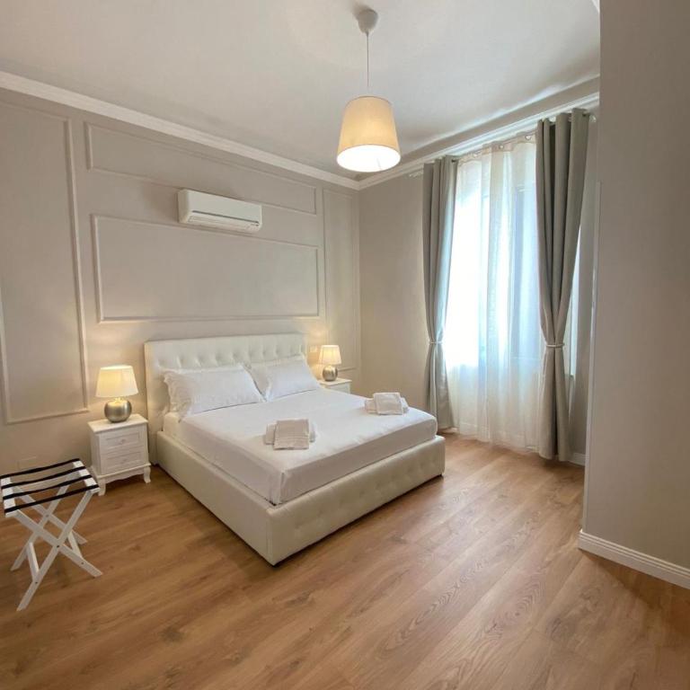 FOUR LIONS VILLA GUESTHOUSE - Deluxe Double Room - 4