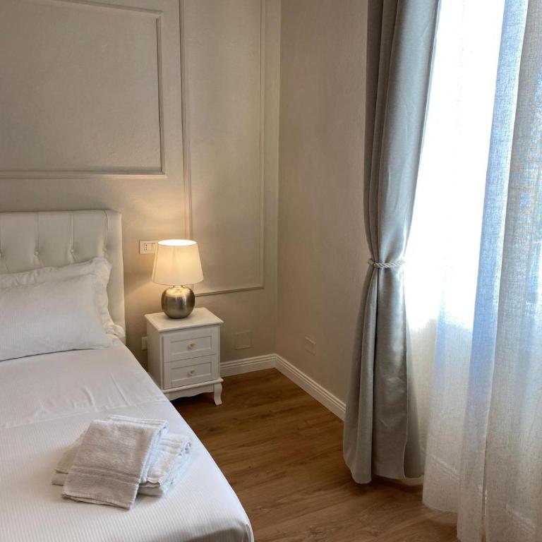 FOUR LIONS VILLA GUESTHOUSE - Standard Double Room - 8