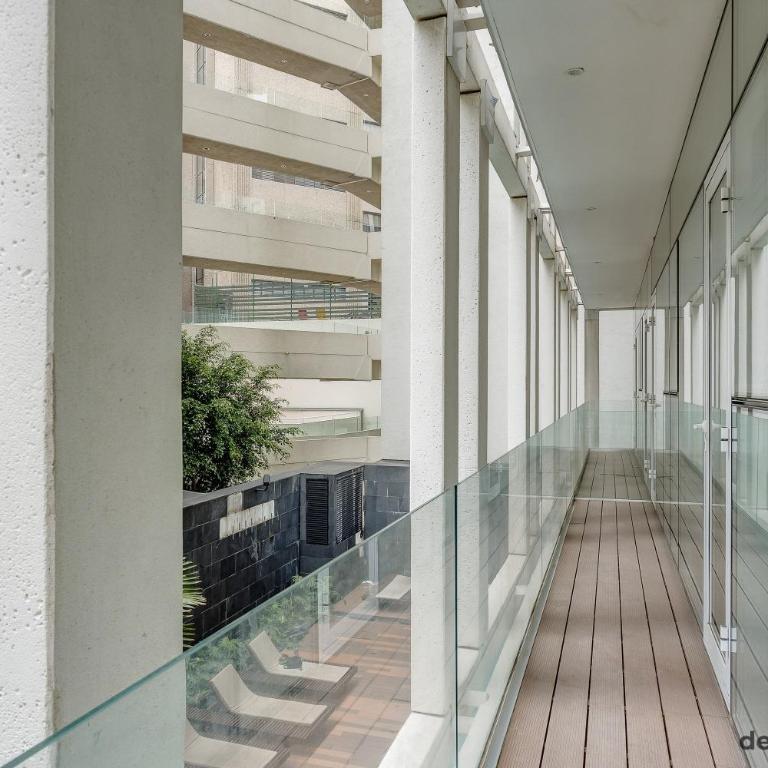 Lovely & Spacious Apartment with Pool & Gym in La Condesa - Icon - Two-Bedroom Apartment - 10