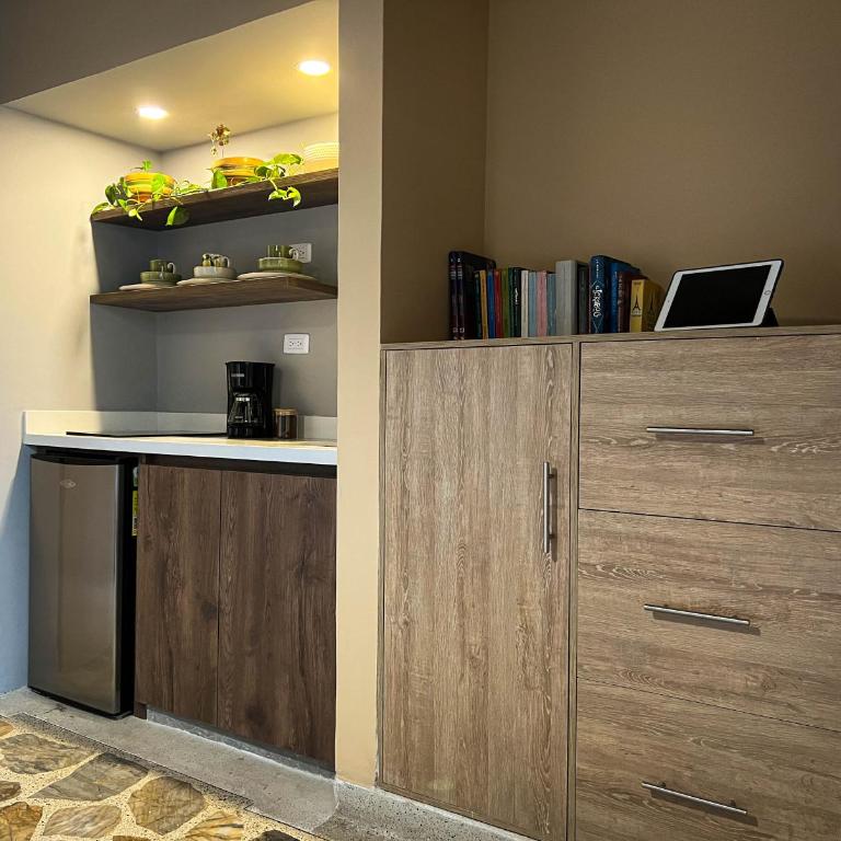 Book Lover's Haven, Your Private Library - One-Bedroom Apartment - 4