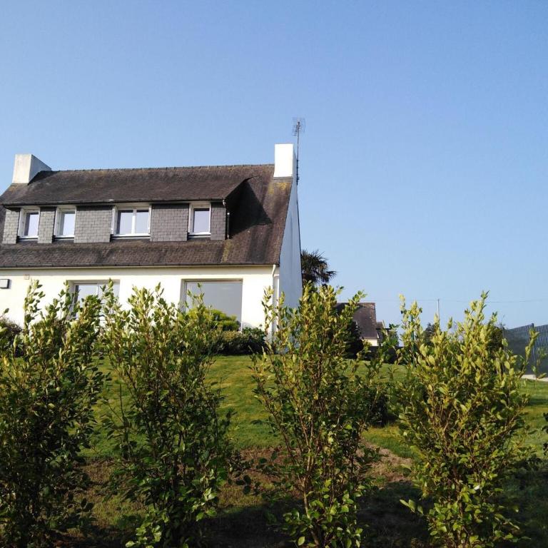 Holiday Home in Perros-Guirec near Beaches - Casa Vacanze con 4 Camere da Letto - 2