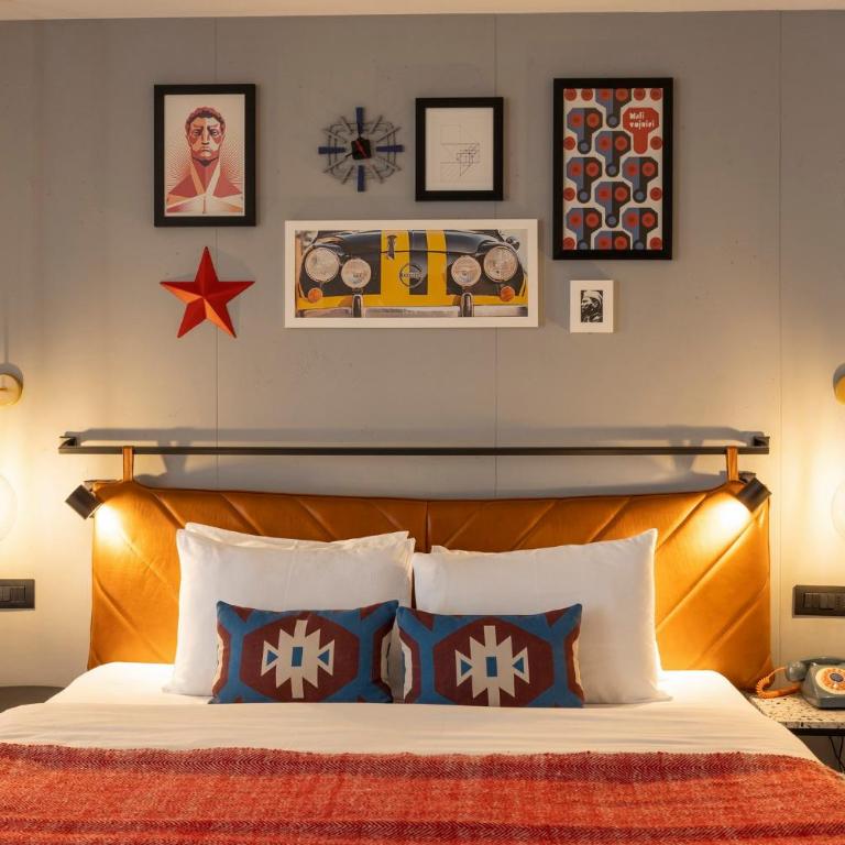 Hotel Indigo Belgrade, an IHG Hotel - Premium Queen Room with Stocked Minibar - 1