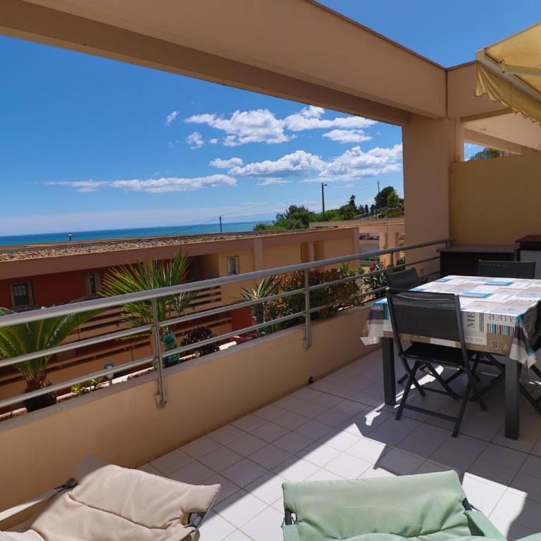 Magnifique 2 pièces rénové avec climatisation et parking privé - FR-1-472A-277 - Apartment - 2