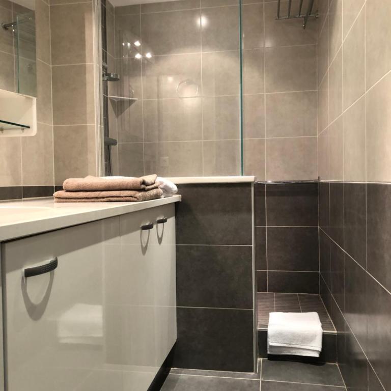 Un grand studio face au port de Santa Lucia - One-Bedroom Apartment - 7