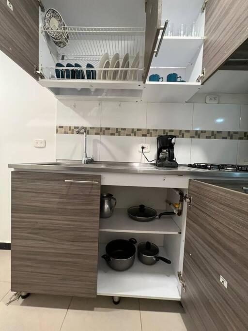 Encantador apartamento cerca al aeropuerto - Apartamento de 2 dormitorios - 8