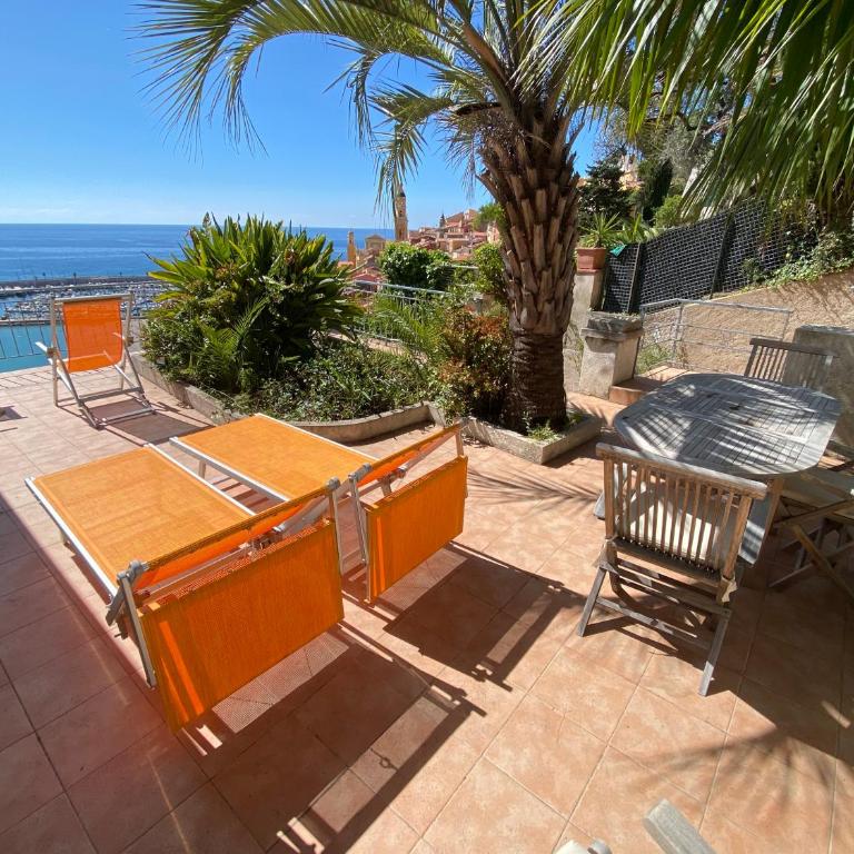 Villa l'ensoleillée vue panoramique mer, 250 m de la plage et du centre ville - Studio - Vue sur Mer - 22