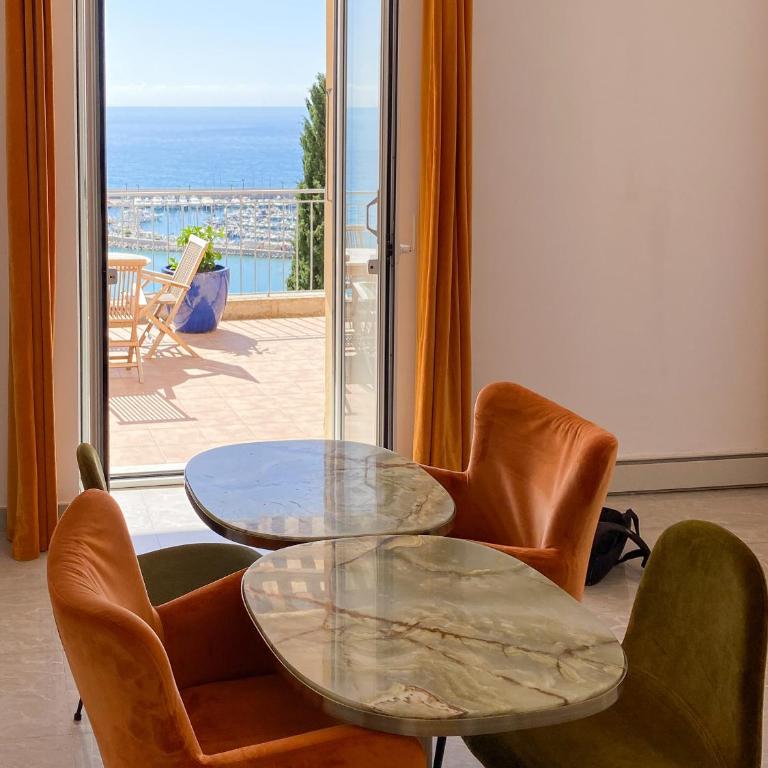 Villa l'ensoleillée vue panoramique mer, 250 m de la plage et du centre ville - Appartement - Vue sur Mer - 20