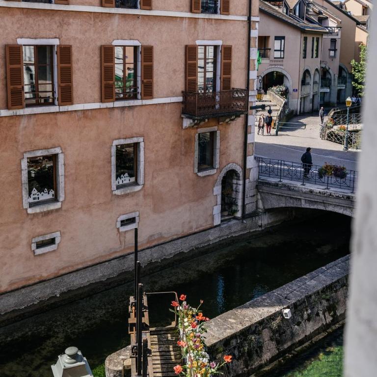 Auberge du Lyonnais - Hébergement Supérieur - Vue sur Thiou - 5