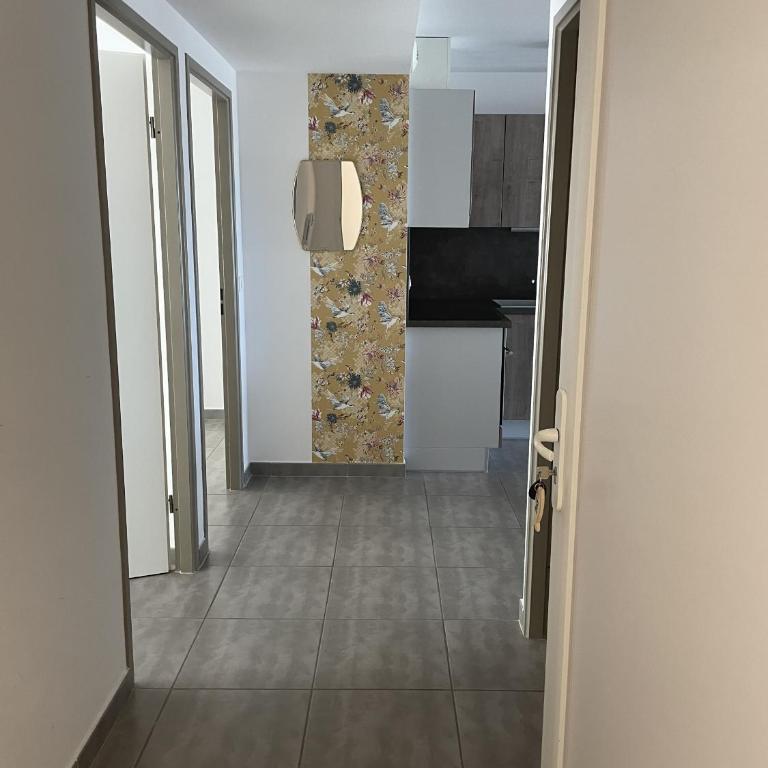 Residence Farenc - Appartement avec Douche - 11
