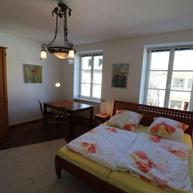Altbautraum am Gärtnerplatz 120 m2 - Three-Bedroom Apartment - 8