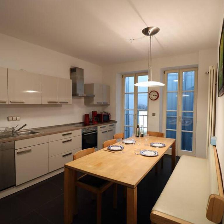 Altbautraum am Gärtnerplatz 120 m2 - Three-Bedroom Apartment - 1