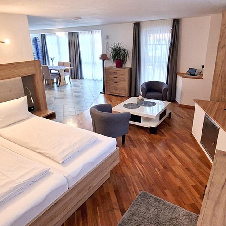 Hotel Anneliese - Apartment mit Blick auf die Berge - 1