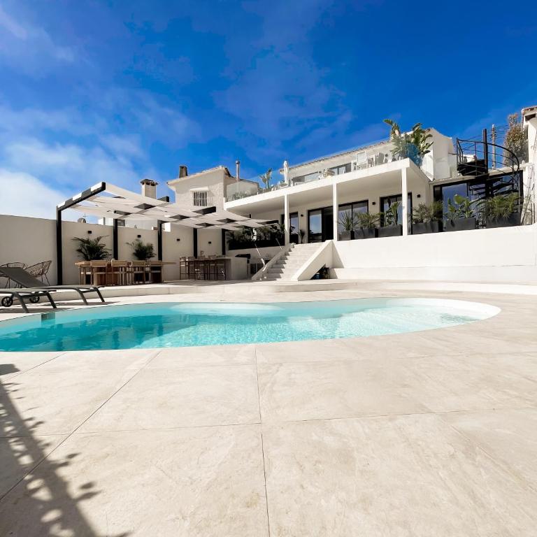 Luxury Villa in Puerto Banus Panoramic Mountain and Sea views with private pool - Villa - 1