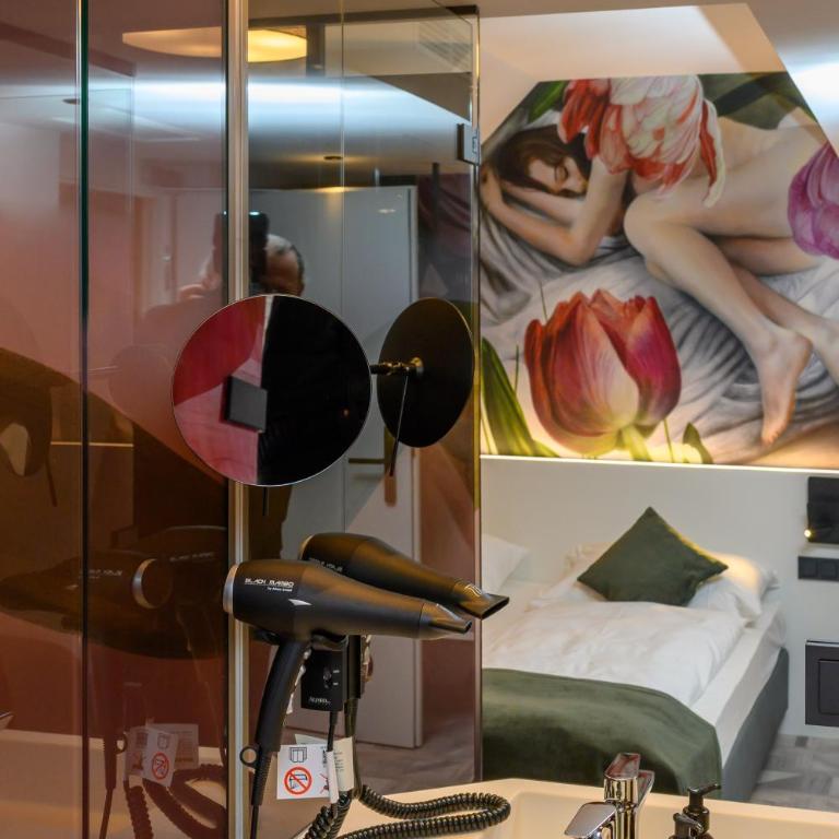 ART-INN Design Self-Check-in-Hotel - Studio mit Kingsize-Bett und Schlafsofa - 2