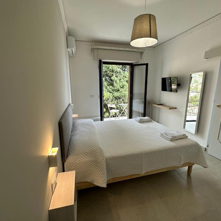 MIRA taormina rooms - Camera Queen con Vista Mare - 13