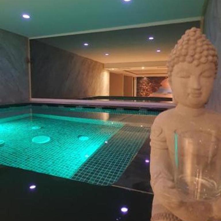Modern Top Floor Sea View 3BR with Pools, Spa & Fitness - Apartment with Sea View - 32