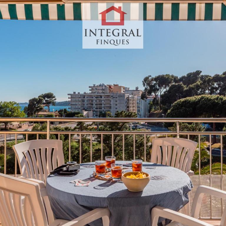 Torre Marina Apartments - Apartamento de 3 dormitorios con vistas al mar - 3