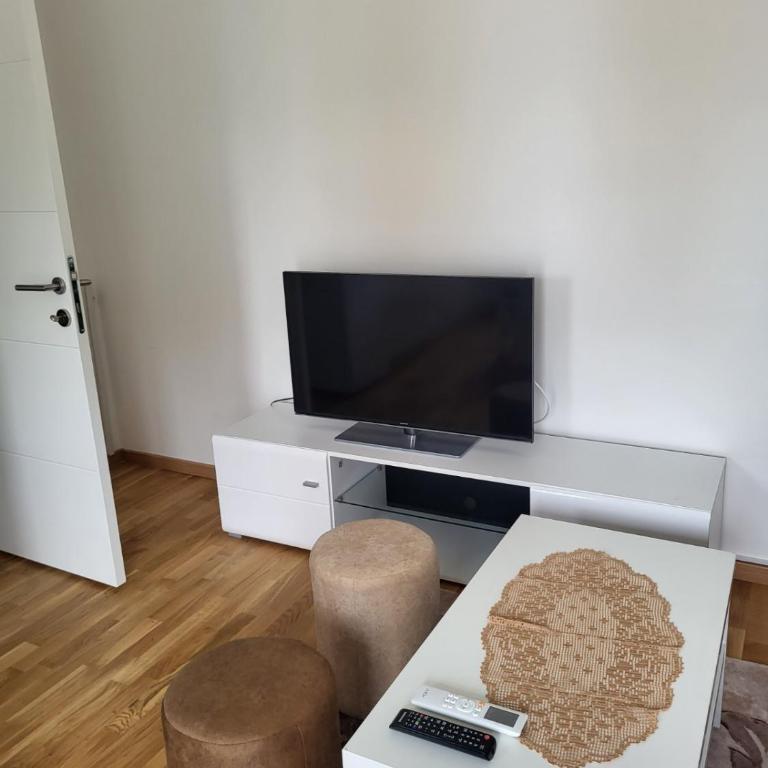 Apartman '' PETICA'' - One-Bedroom Apartment - 2