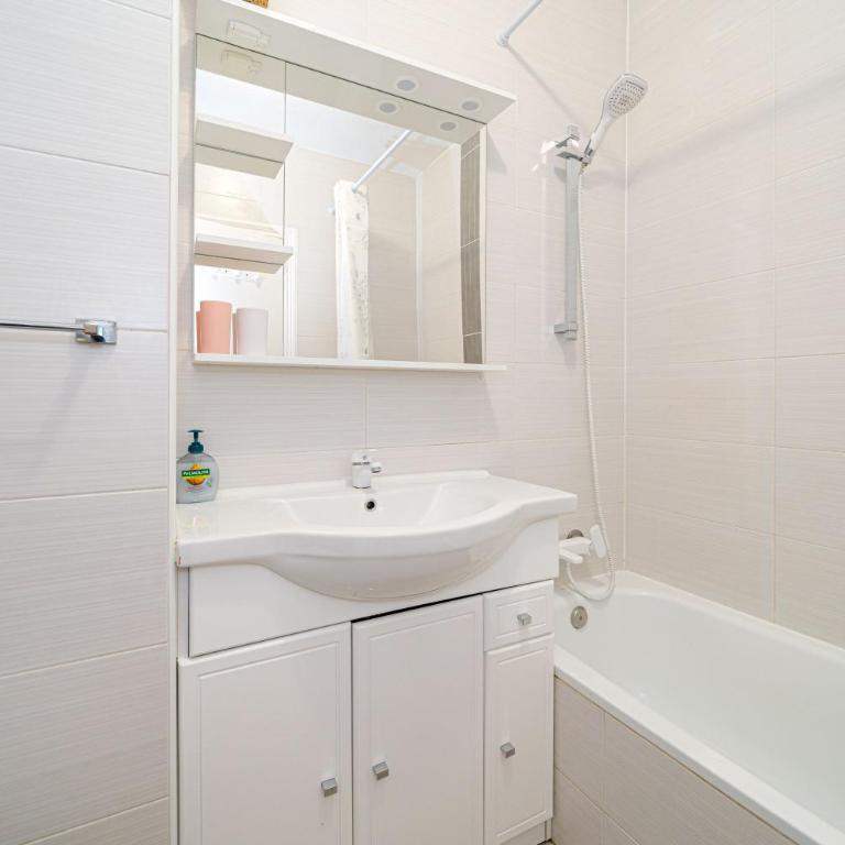 Casa Terra: Apartment 50 meters from the beach - Three-Bedroom Apartment - 21