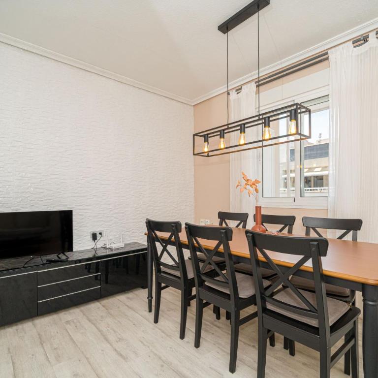 Casa Terra: Apartment 50 meters from the beach - Three-Bedroom Apartment - 3