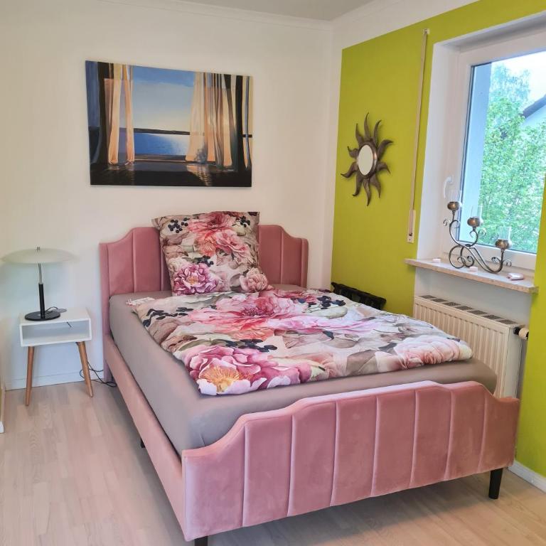 Welcome to Munich by Martina Unique Rooms & Garden - Habitación con cama extragrande y vistas al jardín - 3