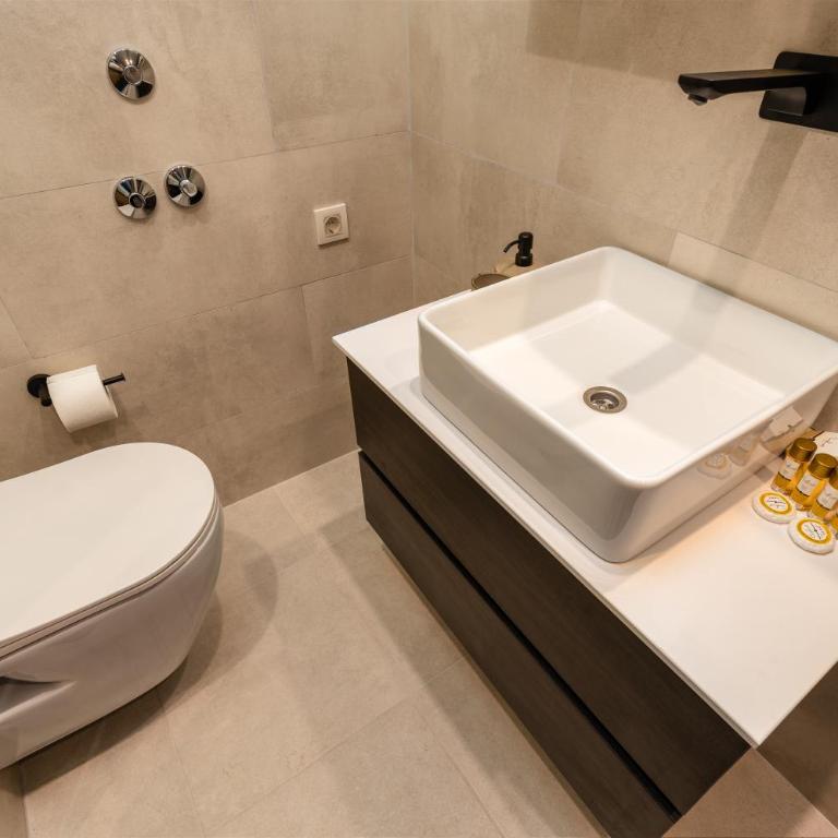 Hotel Vila Hedonija - Apartment with Sea View - 13