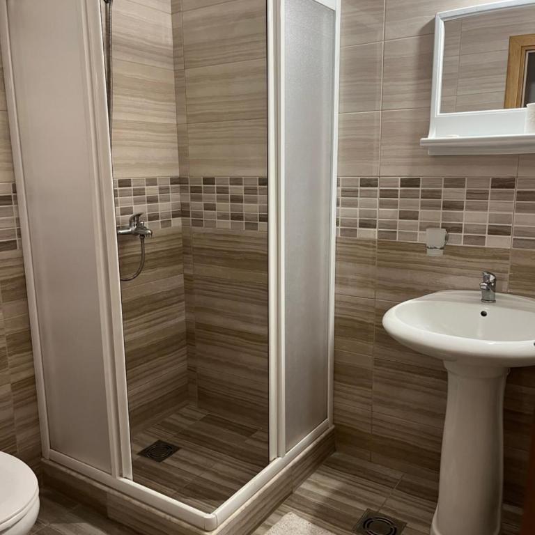 Apartmani Goran i Jelena Zec - Dvokrevetna Soba sa Bračnim Krevetom - 10