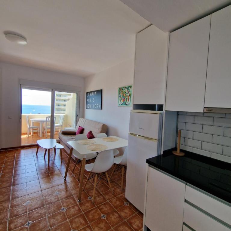 G&G Benalbeach Mediterranean Terrace - Studio with Ocean View - 4