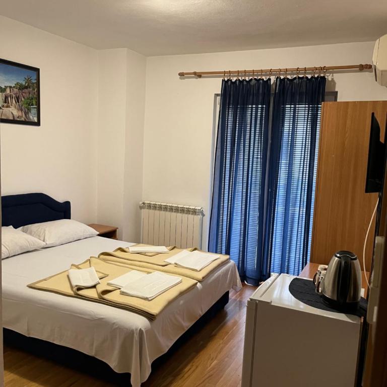Apartmani Goran i Jelena Zec - Dvokrevetna Soba sa Bračnim Krevetom - 2