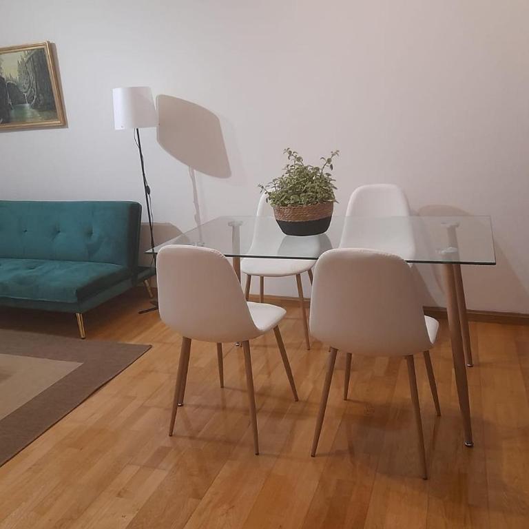 Apartamento céntrico con wifi y parking de coche tamaño medio - Apartamento de 2 dormitorios - 16