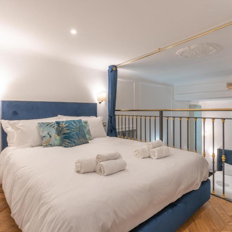 Duomo Smart Suites - Luxury Quadruple Room - 13