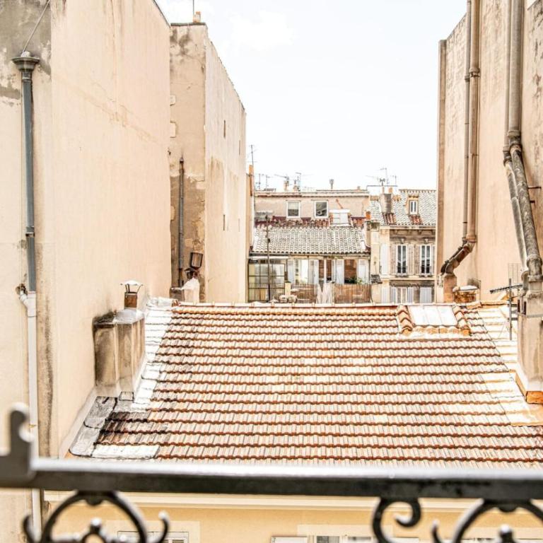 Grand 2 chambres avec balcon Parc Longchamp - Apartment - 31