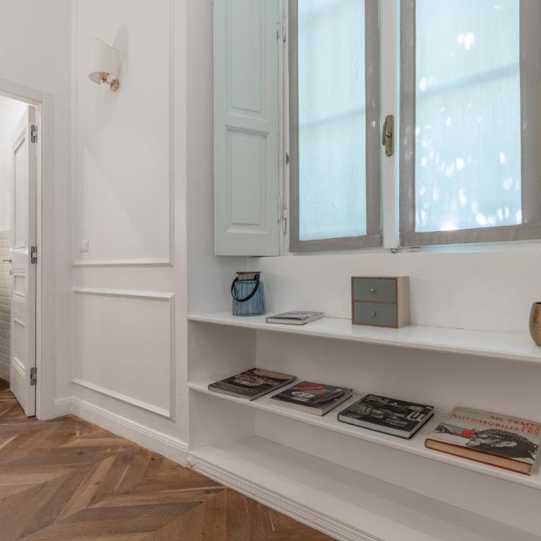 Duomo Smart Suites - Classic Quadruple Room - 6