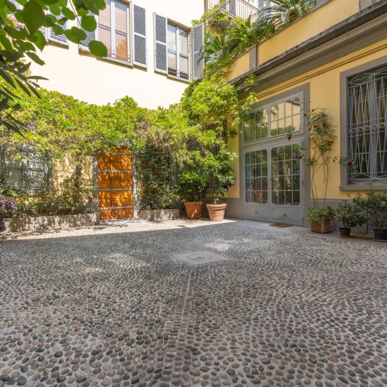 Duomo Smart Suites - Classic Quadruple Room - 8