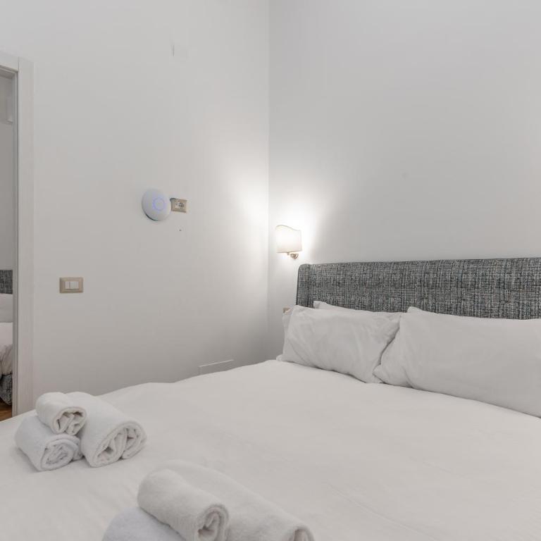 Duomo Smart Suites - Classic Quadruple Room - 9