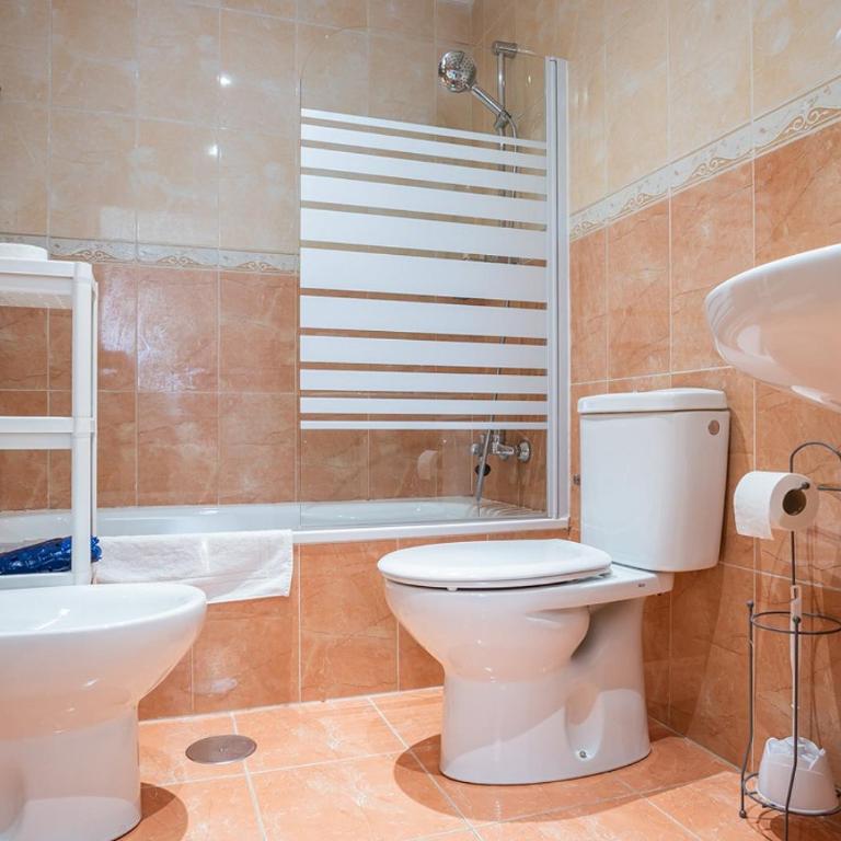 Apartamento céntrico con wifi y parking de coche tamaño medio - Apartamento de 2 dormitorios - 40