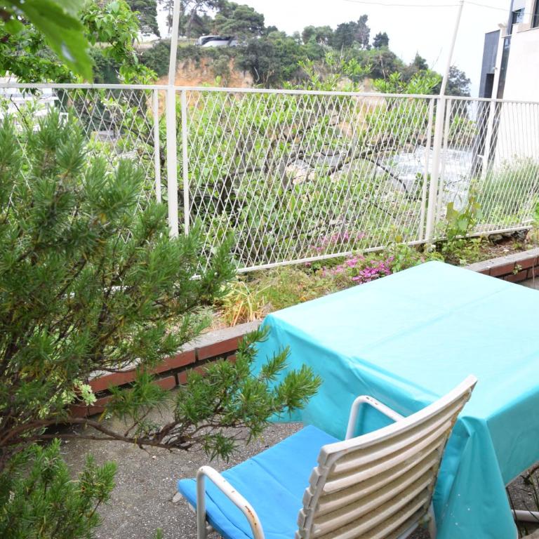Family Guest House - Two-Bedroom Apartment - 17
