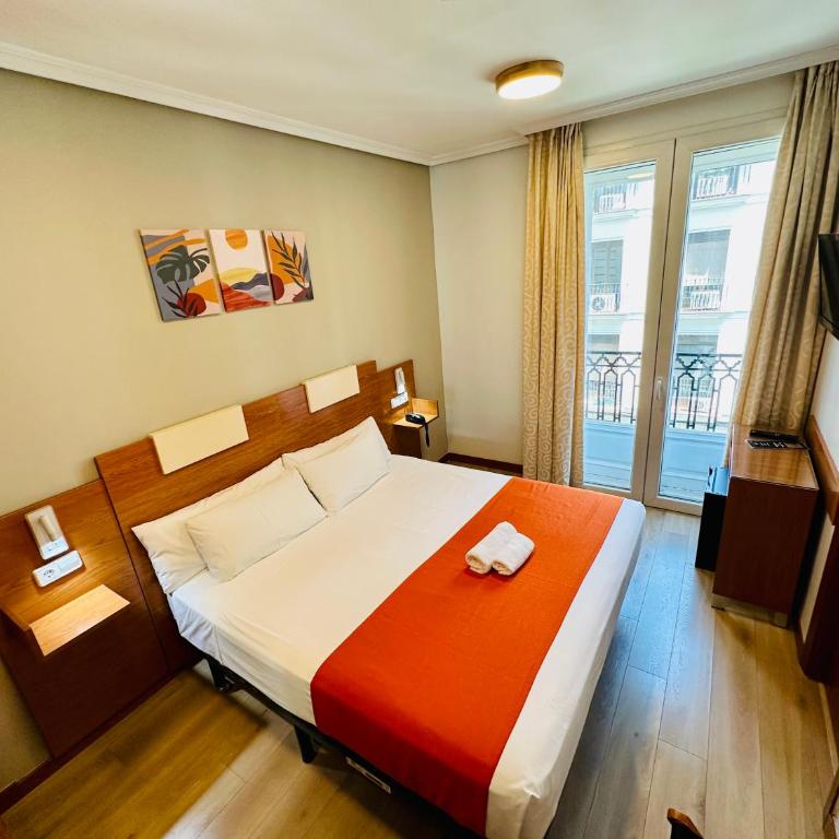 Hostal Abadia Madrid - Habitación Doble con balcón y vistas a la ciudad - 3