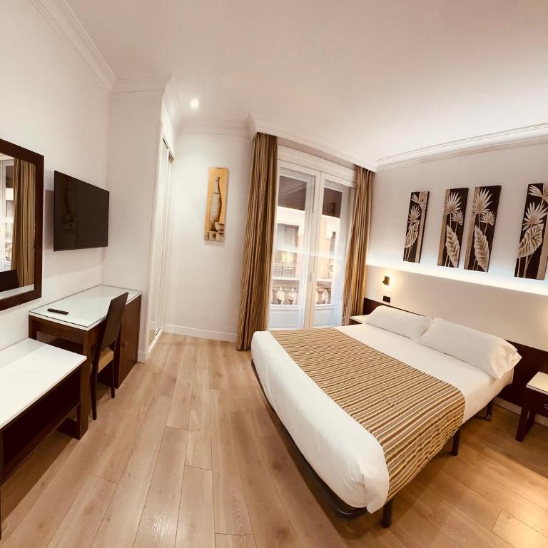 Hostal Abadia Madrid - Habitación Doble con balcón y vistas a la ciudad - 7